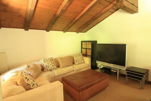 Chalet Falcon (le Chable/verbier) Ski-in + Jacuzzi