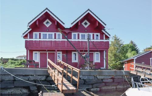 Two-bedroom Holiday Home In Bakkasund