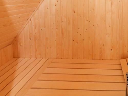 Beautiful Villa With Sauna On The Tjeukemeer