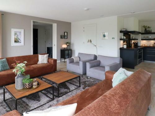 Beautiful Villa With Sauna On The Tjeukemeer