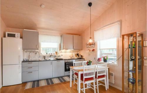 Awesome Home In �sensbruk With 2 Bedrooms