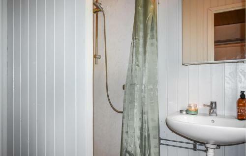 Amazing Home In Billinge With 2 Bedrooms
