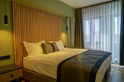 Leons Hotel