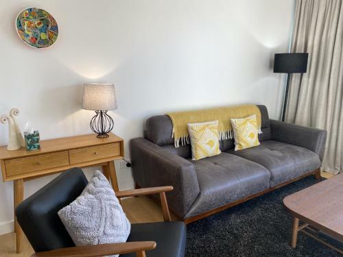 Apartamento Kidd7b - Riverside Townhouse Retreat