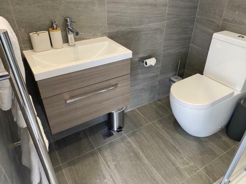 Apartamento Kidd7b - Riverside Townhouse Retreat