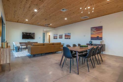 Enjoy Modern Living In Old World Tucson