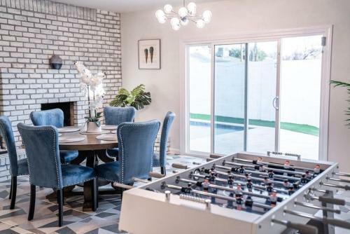 Luxury Home On Windsor -near Old Town- Heated Pool