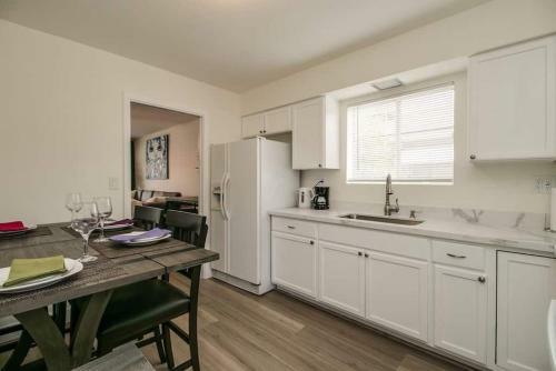 Remodeled 2 Bdrm W Yard In Old Town Scottsdale