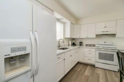 Remodeled 2 Bdrm W Yard In Old Town Scottsdale