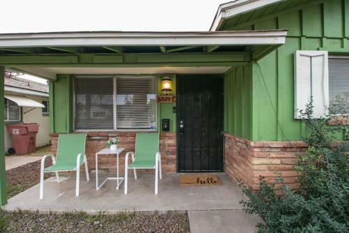 Remodeled 2 Bdrm W Yard In Old Town Scottsdale
