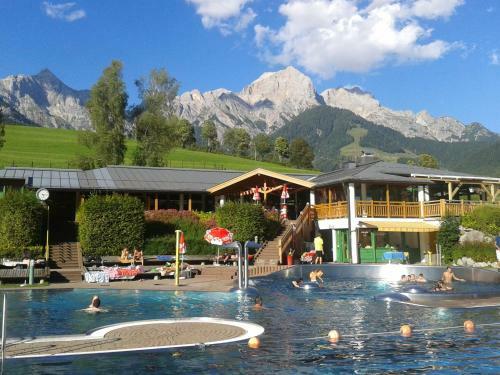 Cozy Apartment Near Ski Area In Maria Alm