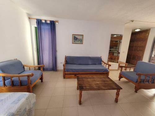 Immaculate 1-bed Apartment In Arona E308