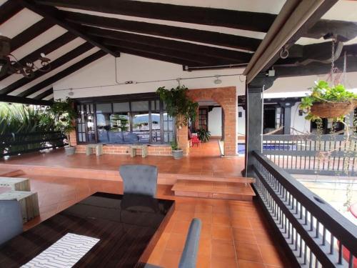 11 Bedroom Gym Luxury Villa - Heated Pool Jacuzzi