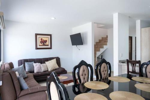 Agradable Casa Con Terraza Y Vista A La Alberca
