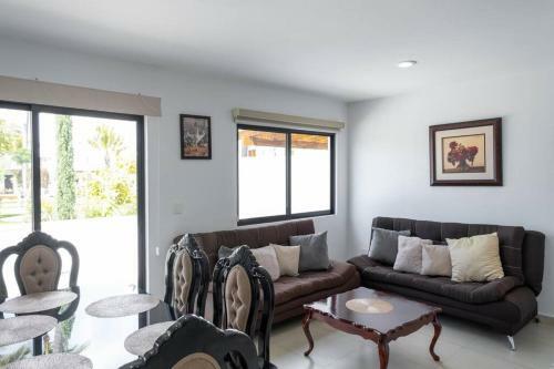 Agradable Casa Con Terraza Y Vista A La Alberca
