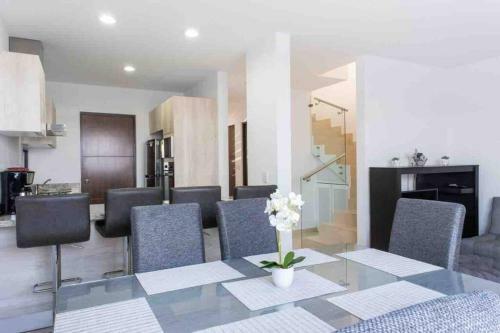 Apartamento Muy Cerca Mar. Confortable/seguro. Alberca