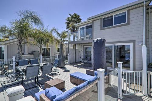 Discovery Bay Retreat With Balcony And Boat Dock!