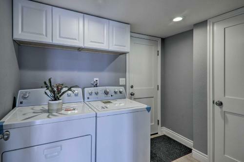 Discovery Bay Retreat With Balcony And Boat Dock!