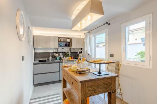 Villa Home Beach Lilli, Exclusive Accommodation In Lido Di Camaiore