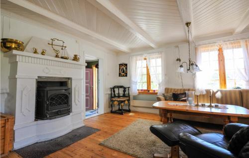 Amazing Home In Lensvik W/ 4 Bedrooms