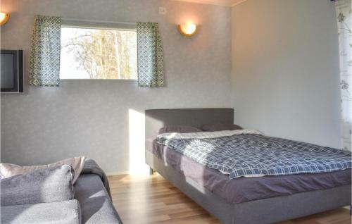 Beautiful Home In Hassl� W/ Wifi