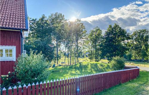 Nice Home In Holmsj� With Wifi And 3 Bedrooms