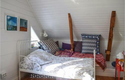 Nice Home In Holmsj� With Wifi And 3 Bedrooms