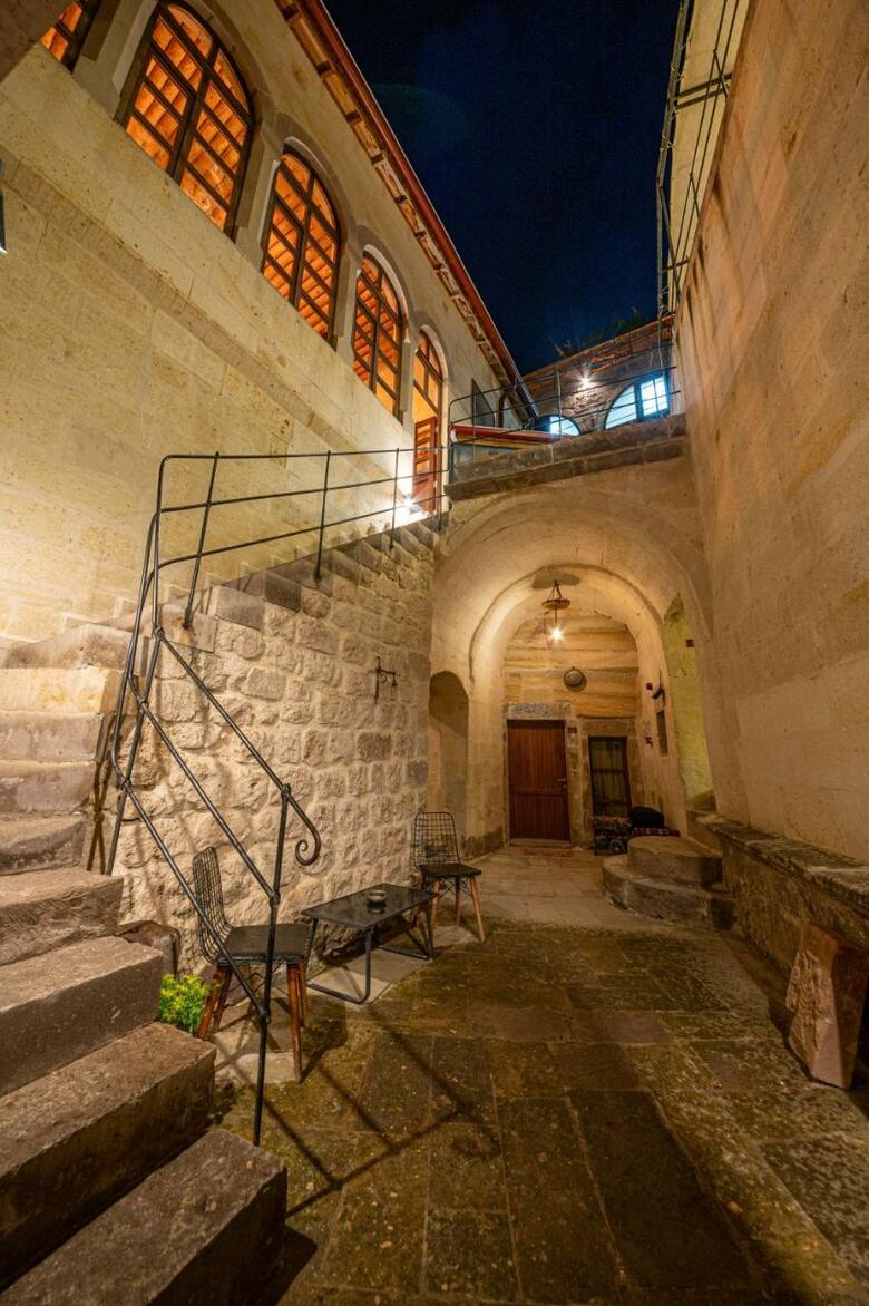 Hotel Kapalos Cave Suites