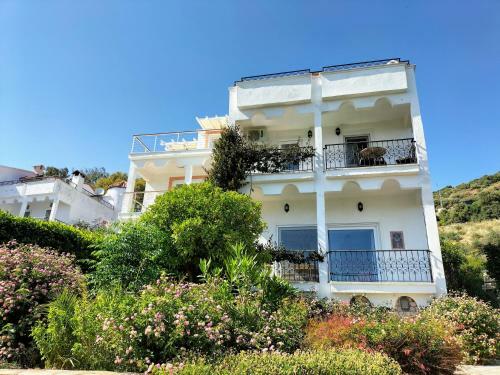 Villa Anna-cheerful 3 Bedroom Villa With A Pool