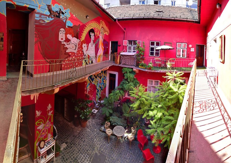 Santico Art Hostel And Guesthouse