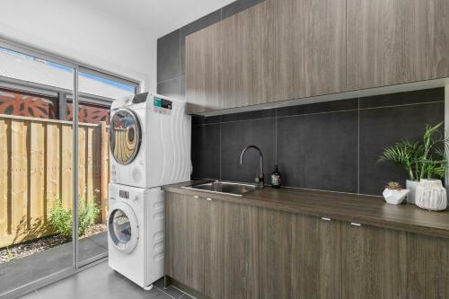 Sophisticated Abode 10 Minutes To Surf Coast Private Location