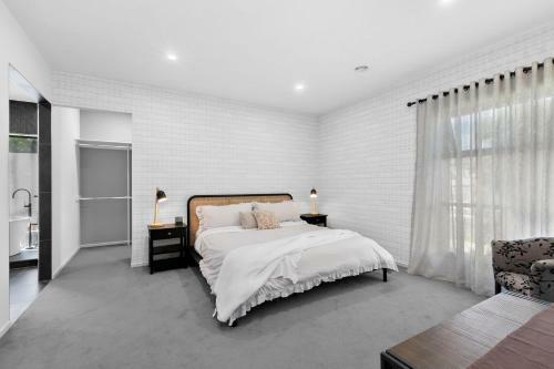 Sophisticated Abode 10 Minutes To Surf Coast Private Location
