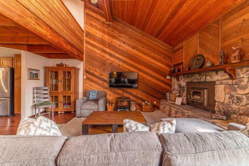 #480 - Pet-friendly, Family-friendly Mountain Condo