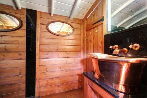 The Railway Hotel By Barefoot Retreats