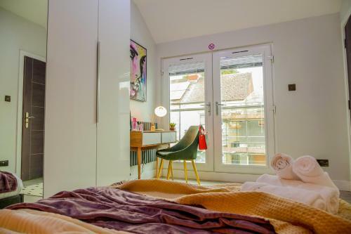 Apartamento New Cosy & Secure - 2 Bed - Free Wifi - Modern & Functional