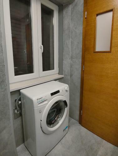 Studio Apartment Above Promenade W Terrace & Parking
