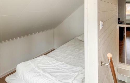 Nice Home In L�ttorp With Wifi And 4 Bedrooms