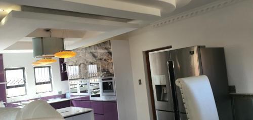 Spacious, 2 Storey House With Private Cinema, Fire Pit And Jacuzzi