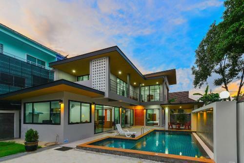 Phuket Private Pool Villa Garden View 3 Bedroom