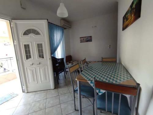 Basilis Room