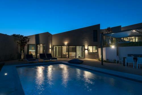 #luxlikehome Theeta Villas Elia