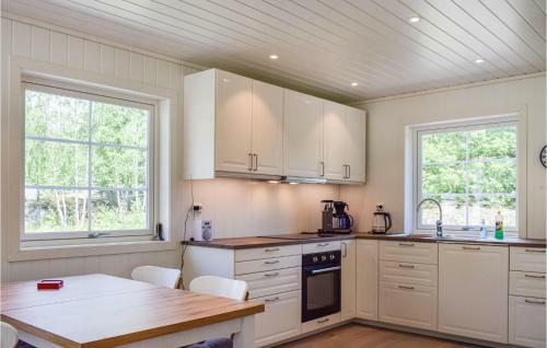 Beautiful Home In Tvedestrand With 4 Bedrooms