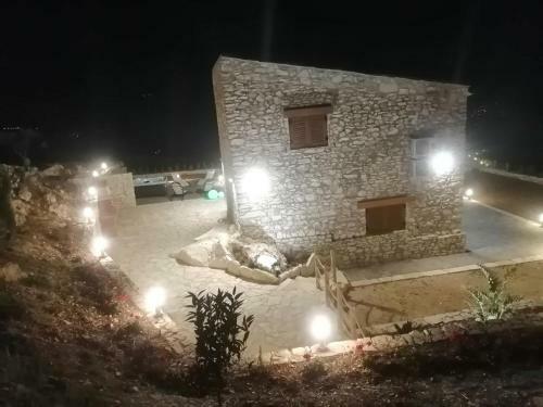Villa Stone Walls With Jacuzzi