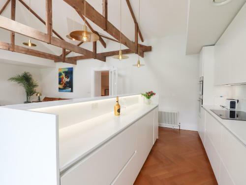 Apartment 3 Royal Dart
