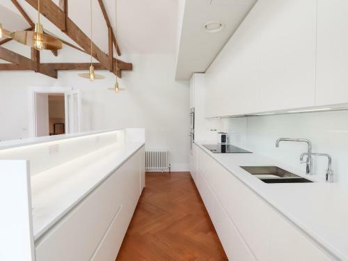 Apartment 3 Royal Dart