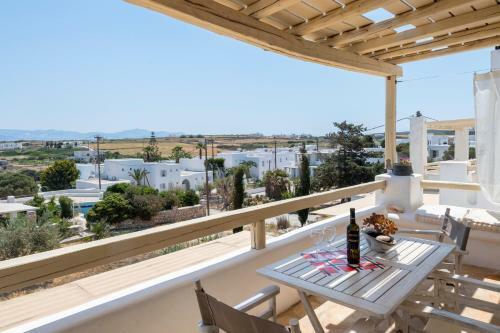Beautiful Apartment With Sea View In Paros