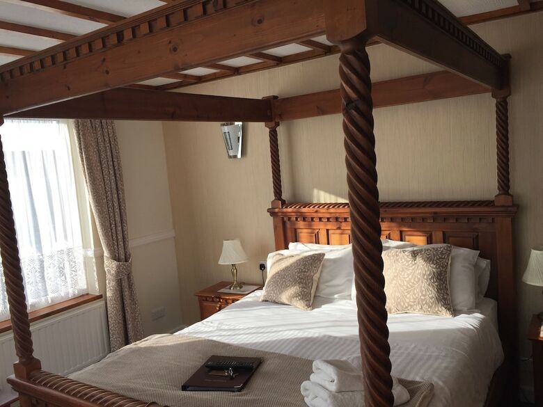 Bed & Breakfast Edgcumbe Guest House