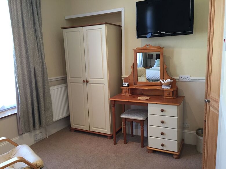 Bed & Breakfast Edgcumbe Guest House