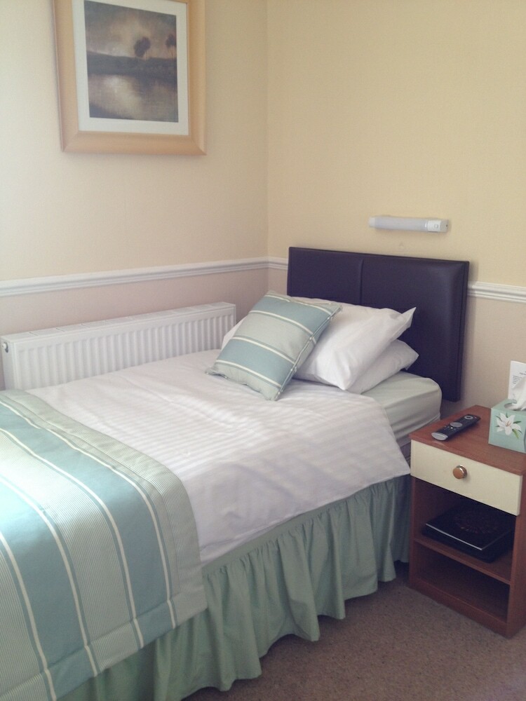 Bed & Breakfast Edgcumbe Guest House