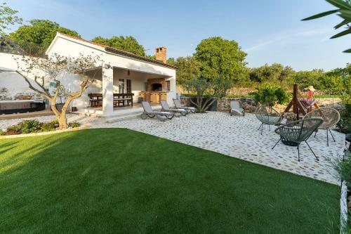 Holiday Home - Villa Thorak